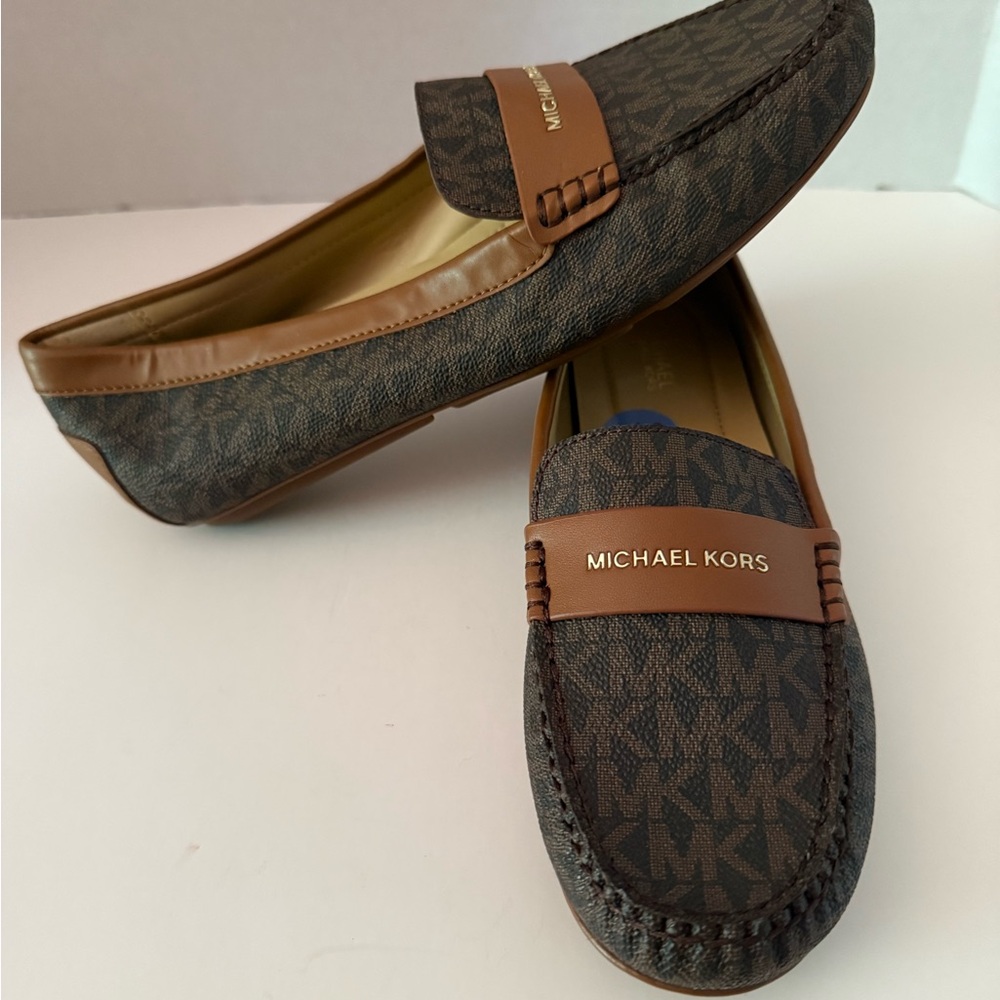 Michael Kors Brown Logo Loafers with Tan Trim Women’s 7.5 NEW